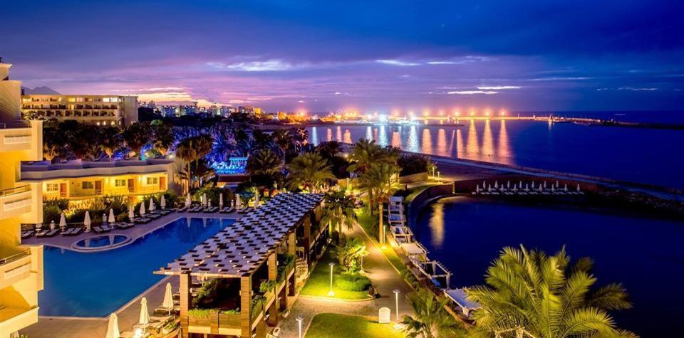 Vuni Palace Premium Hotel & Spa & Casino Beachfront Location ! Κερύνεια Εξωτερικό φωτογραφία
